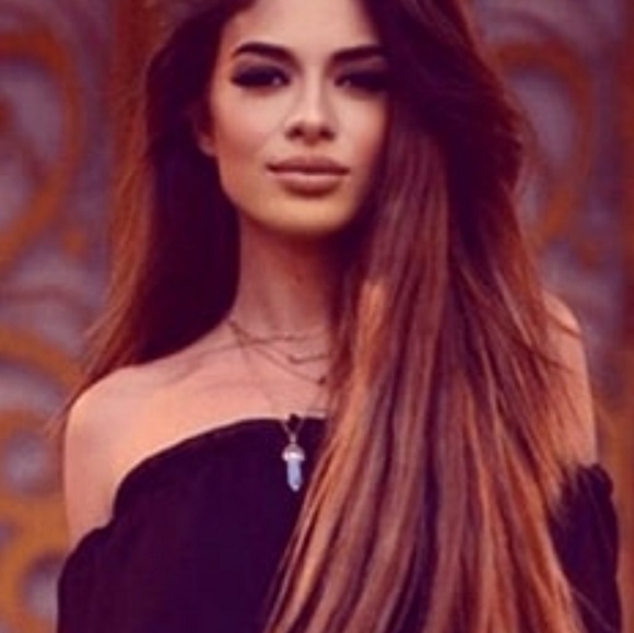 Clear  Gold Layered Necklace - Picture 5 of 7